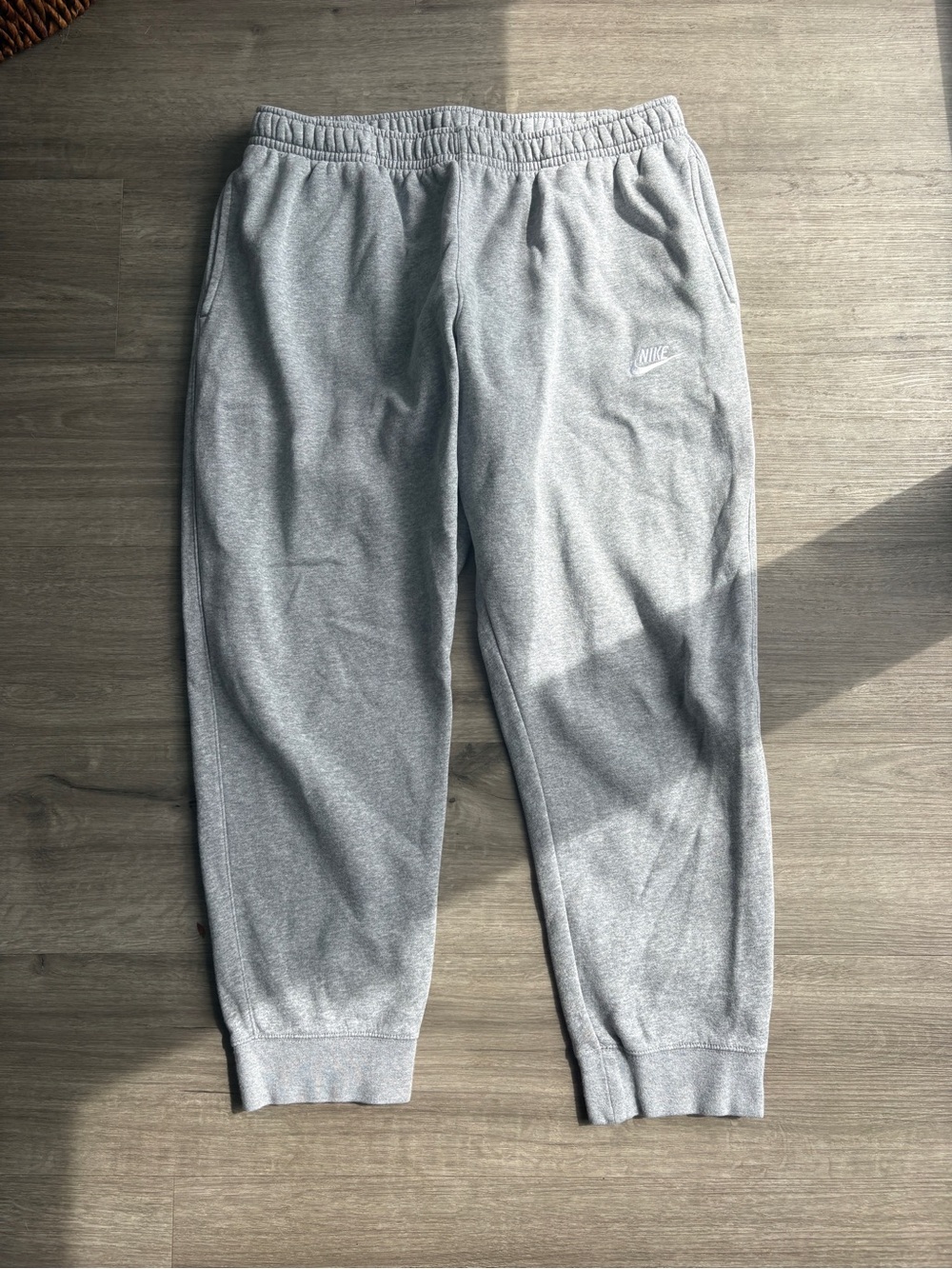 Nike sportswear club fleece grey jogger sweatpants